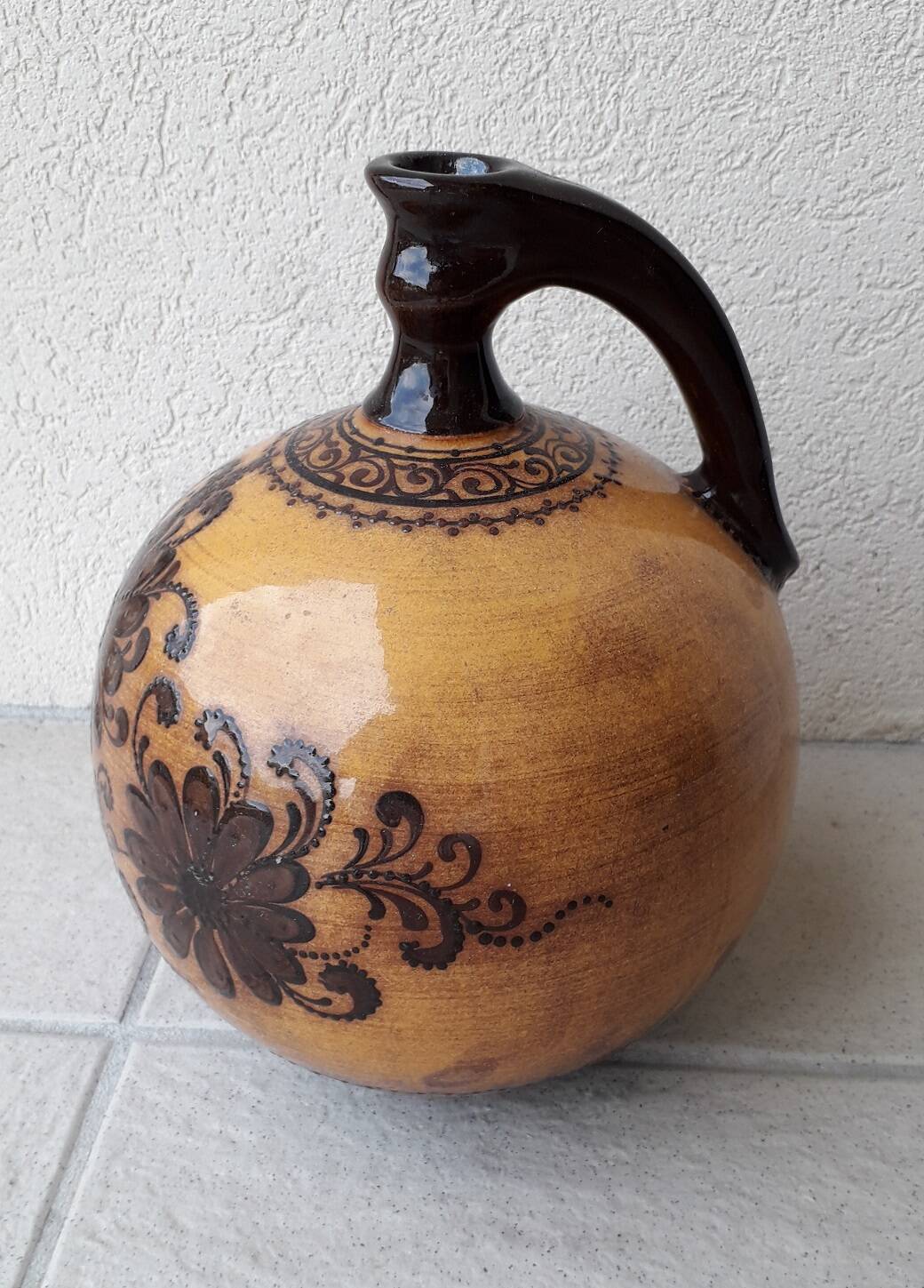 Alsatian terracotta pottery vase