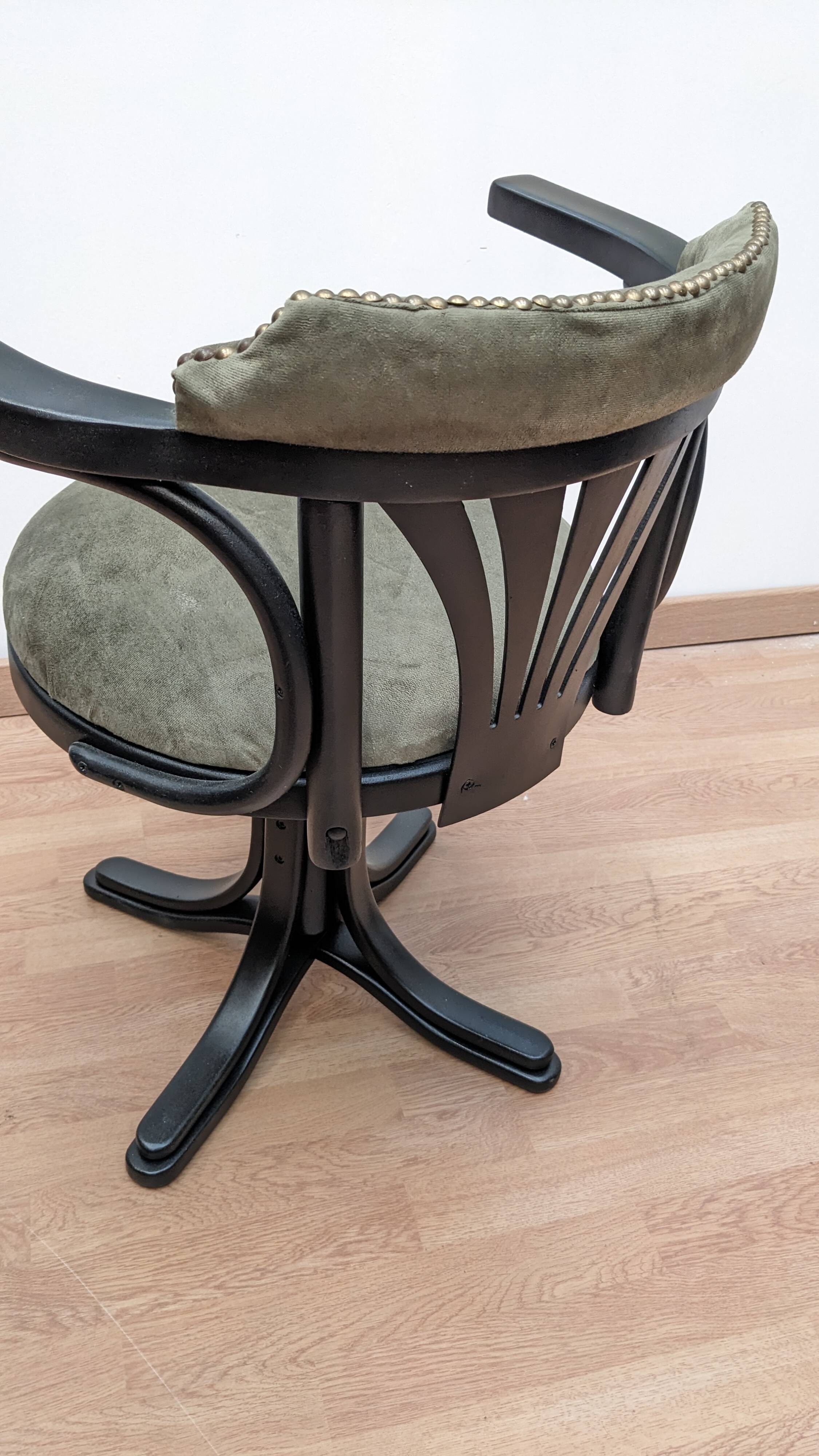 US-style office chair
