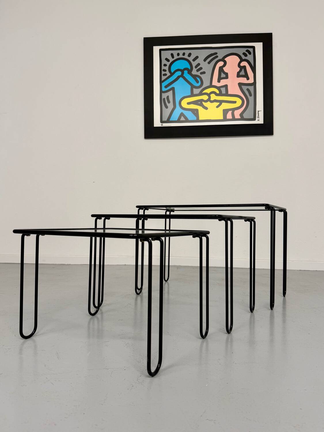 Vintage Italian design nesting coffee table in metal and glass from the 1980s