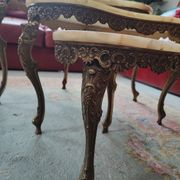 Kidney bean nesting tables