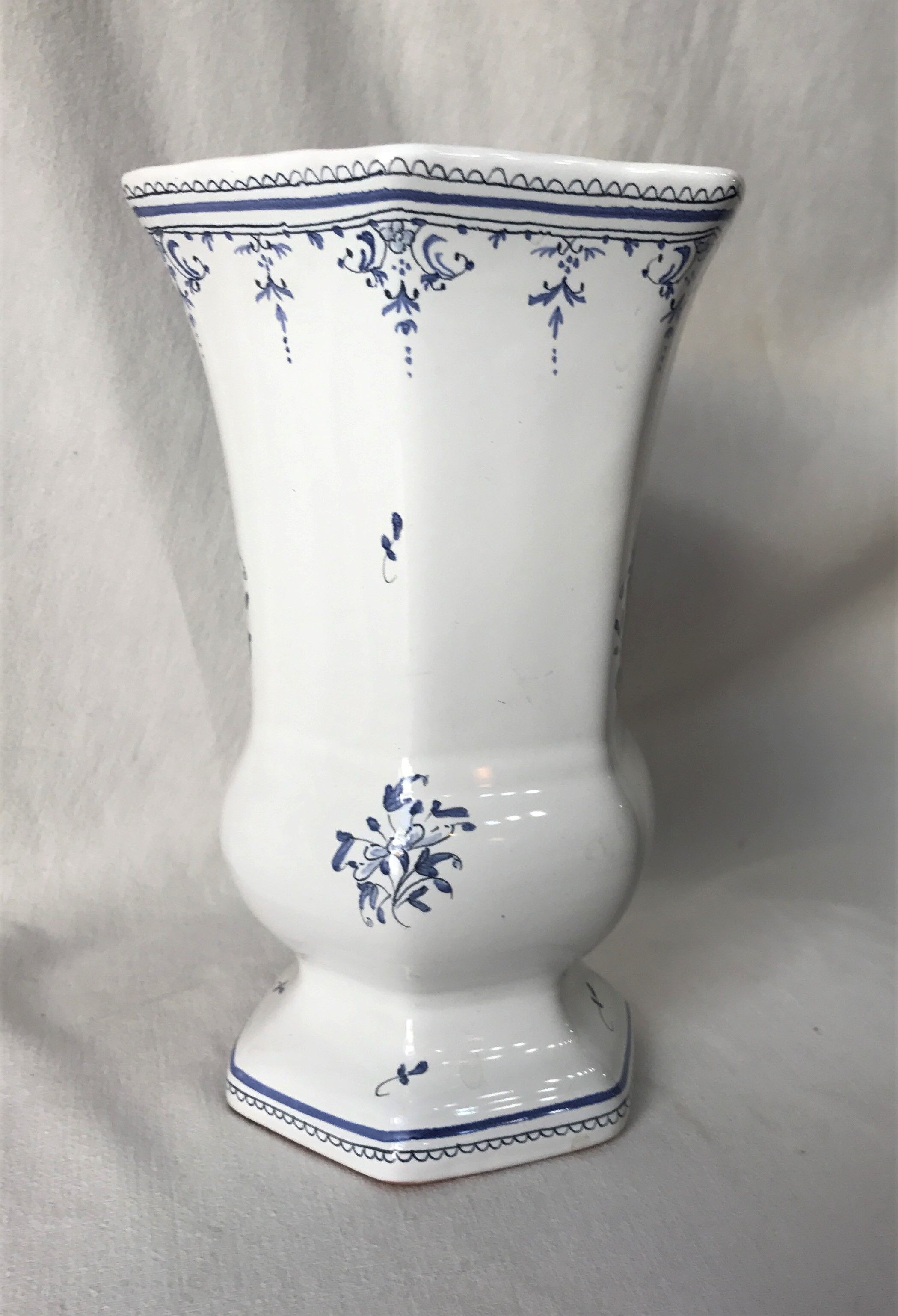 Vase Moustiers octogonal