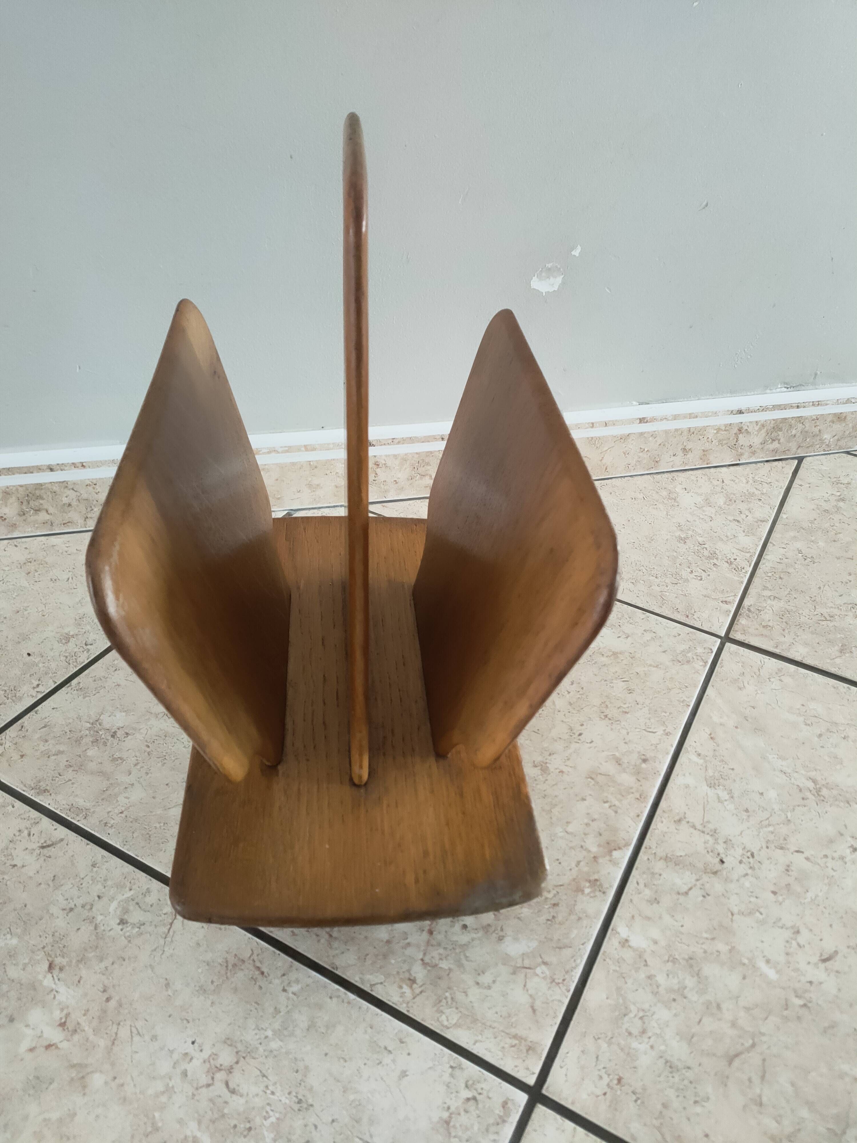 Pierre Cruège magazine rack