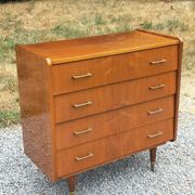 Vintage walnut varnished chest of drawers with 4 drawers from the 1960s.