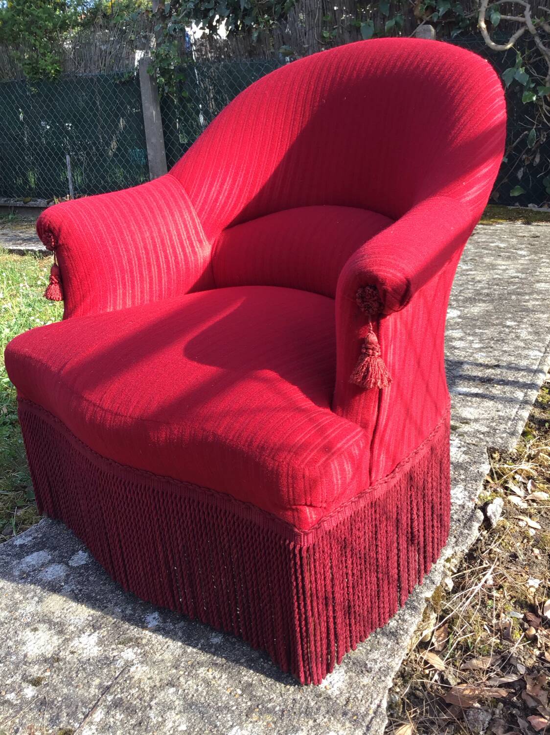 Red toad armchair