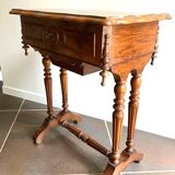 Table d'appoint, travailleuse en noyer d'époque Louis Philippe milieu XIXème