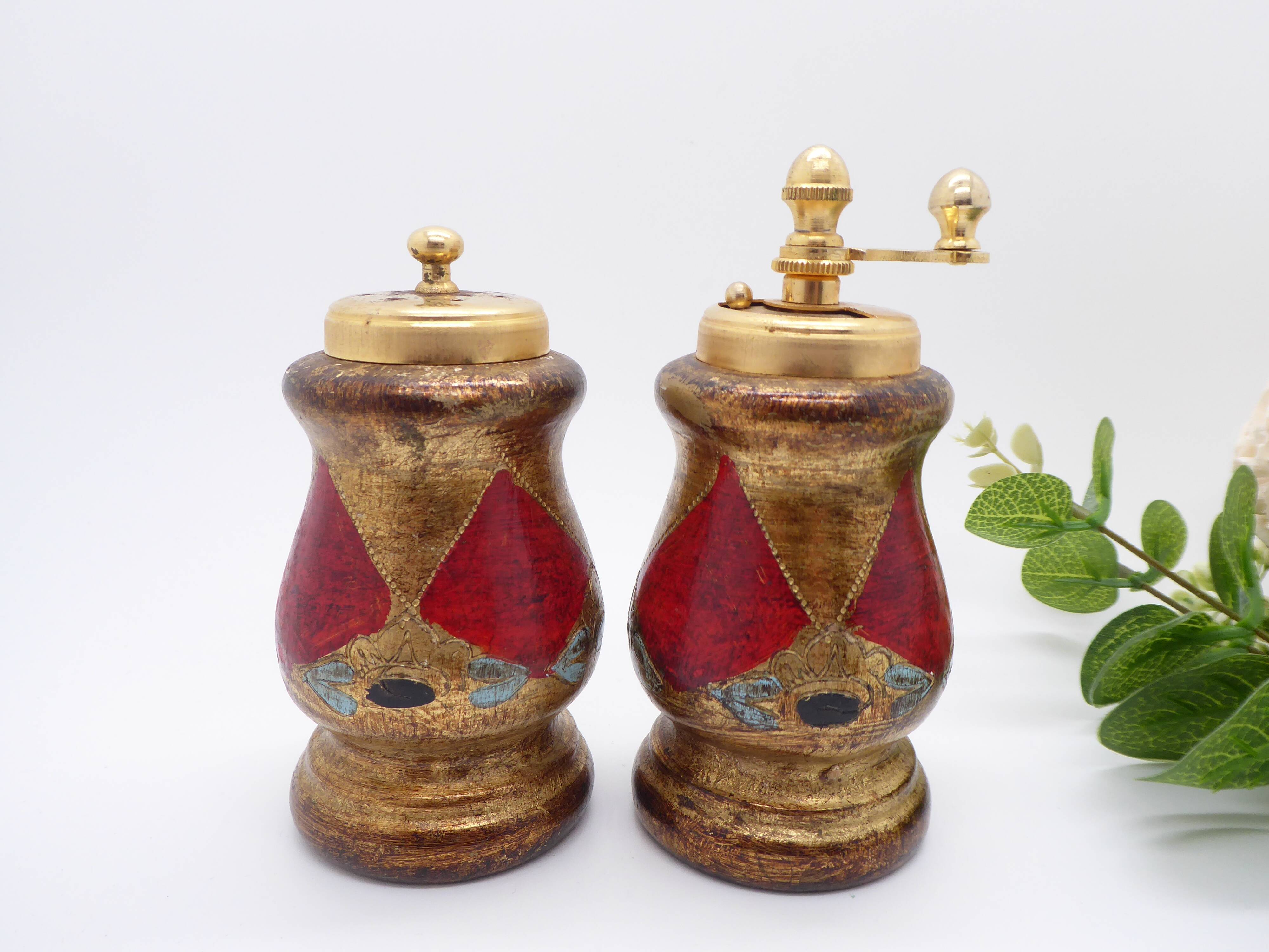 Salt shaker and pepper mill Florentine style