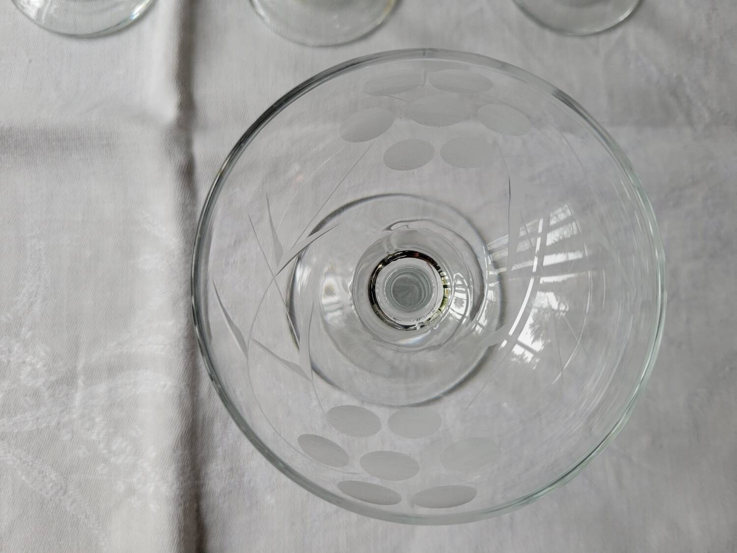6 engraved champagne glasses