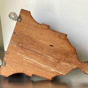 Support de console mural en bois antique avec sculptures géométriques