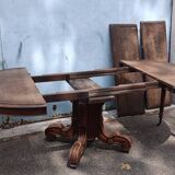 Table ronde a mangé 19eme noyer