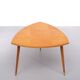 Table basse triangle en bois d'érable années 1950 hollande
