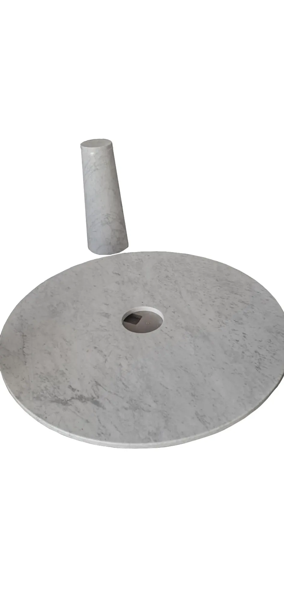 Eros table by Angelo Mangiarotti – White Carrara marble, 1970s