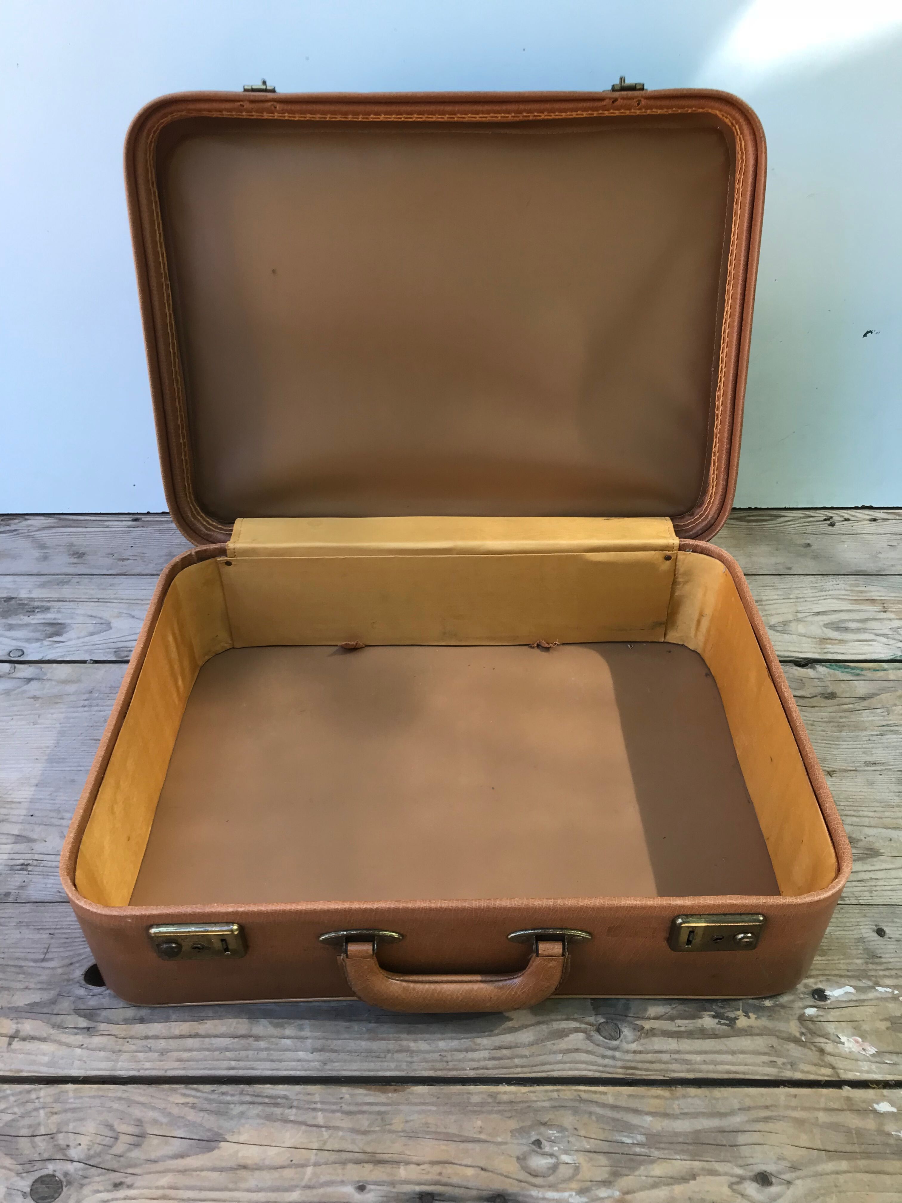 Old suitcase travel leather brown70s vintage