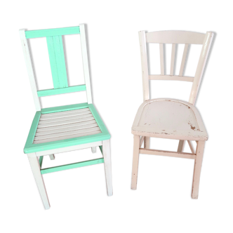 Lot de 2 chaises en bois vintage