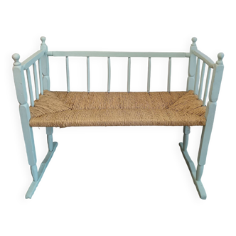 Banc bois et paille bleu pastel