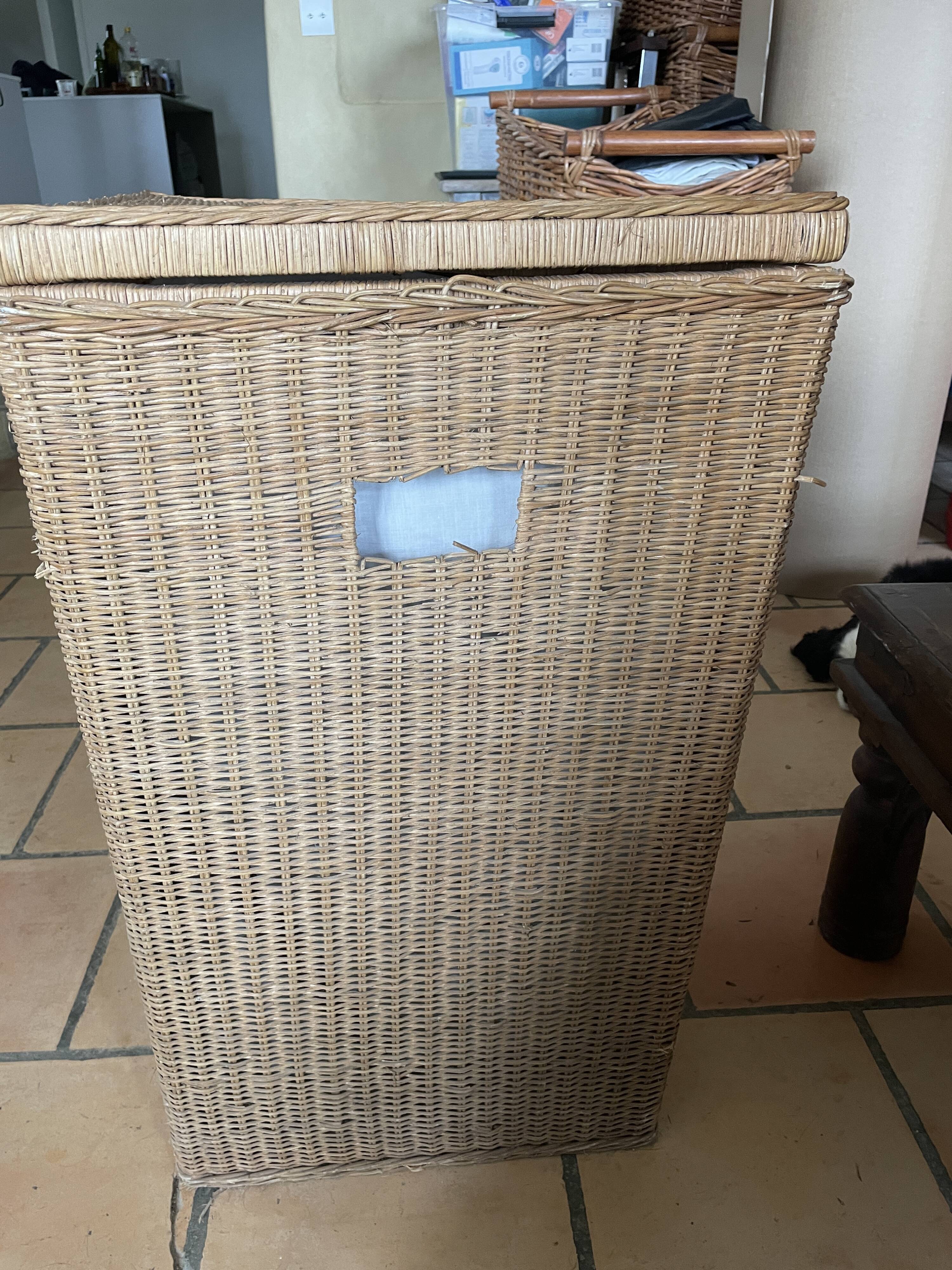 Corner laundry basket