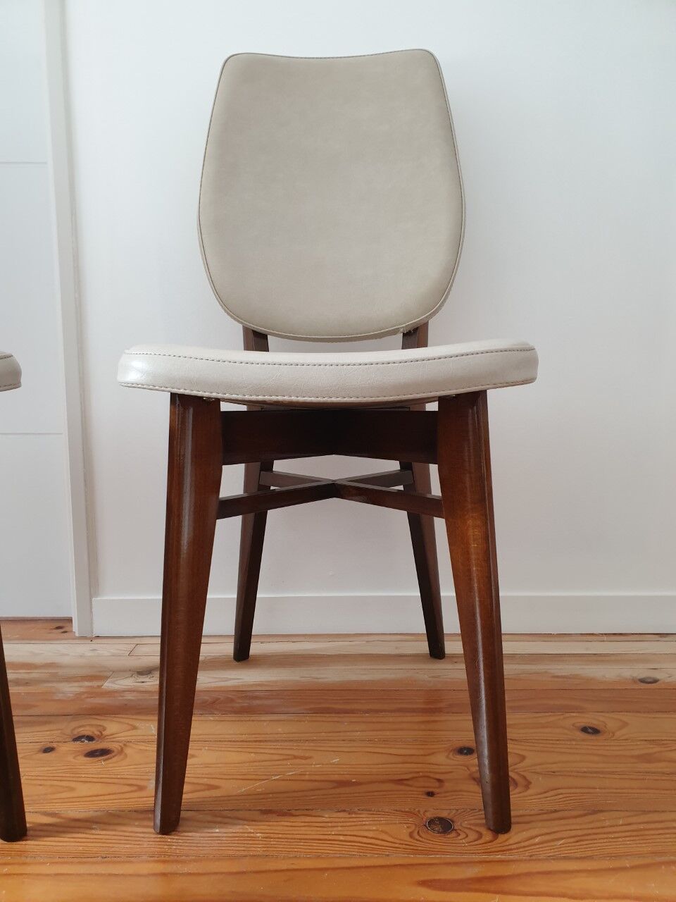 Chairs 60s Skaï beige