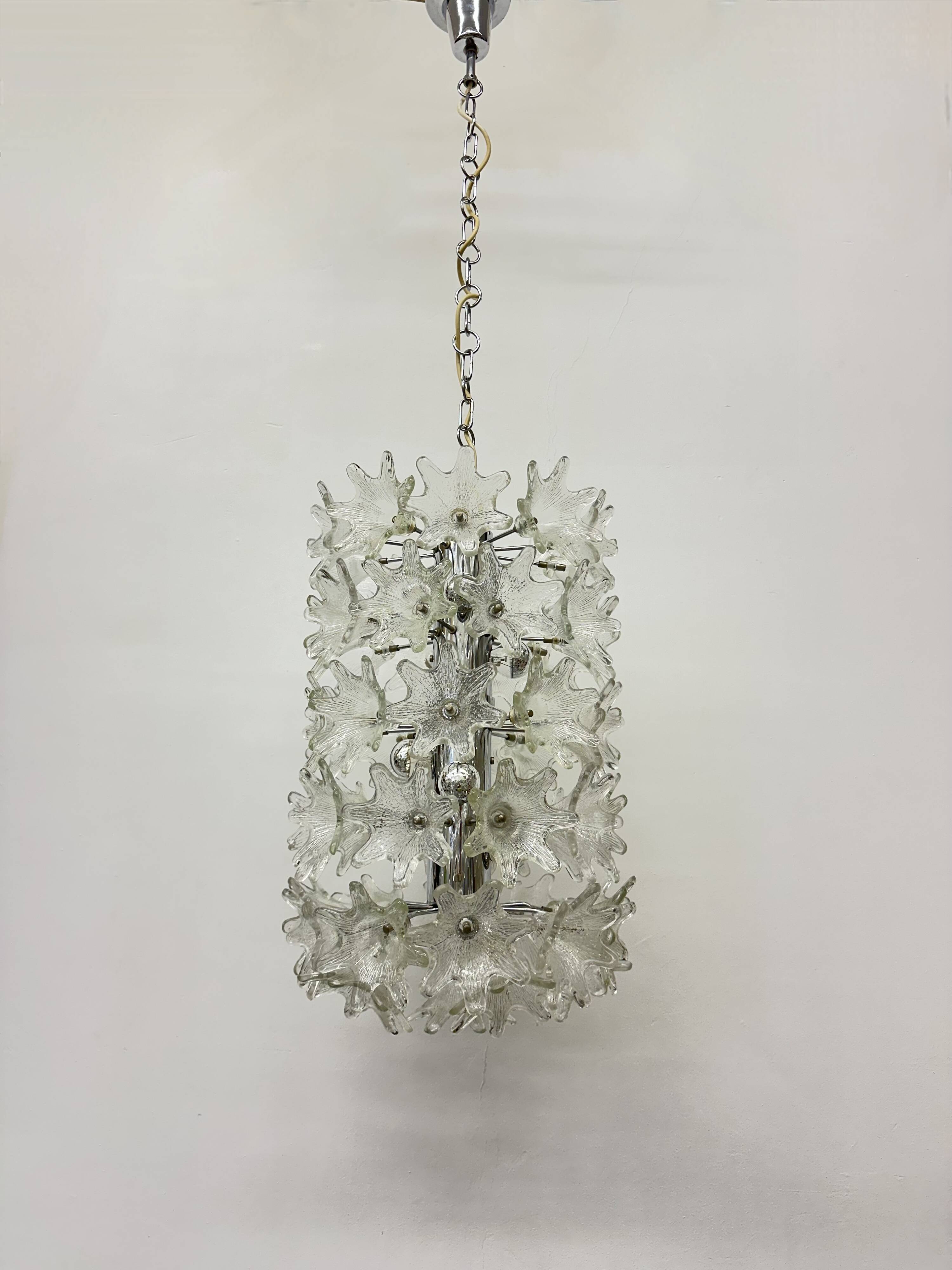 Spectacular Murano glass flower chandelier by Venini for VeArt, Italy 1970s