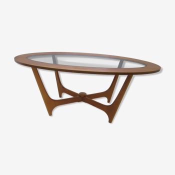 Oval teak coffee table