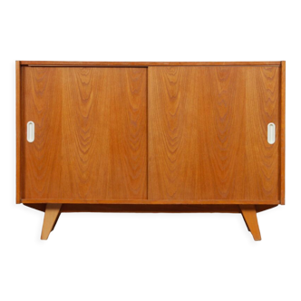 Buffet en chêne, modèle U-452, par Jiroutek pour Interier Praha, 1960