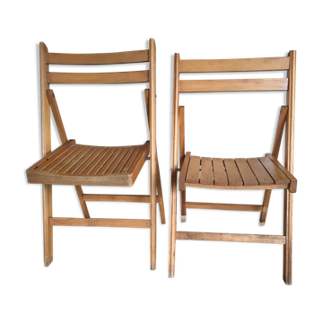Lot of 2 folding chairs