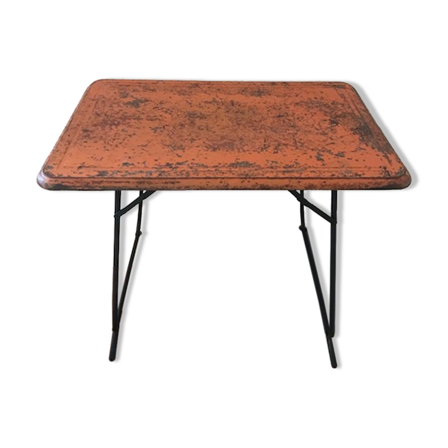 Foldable garden table