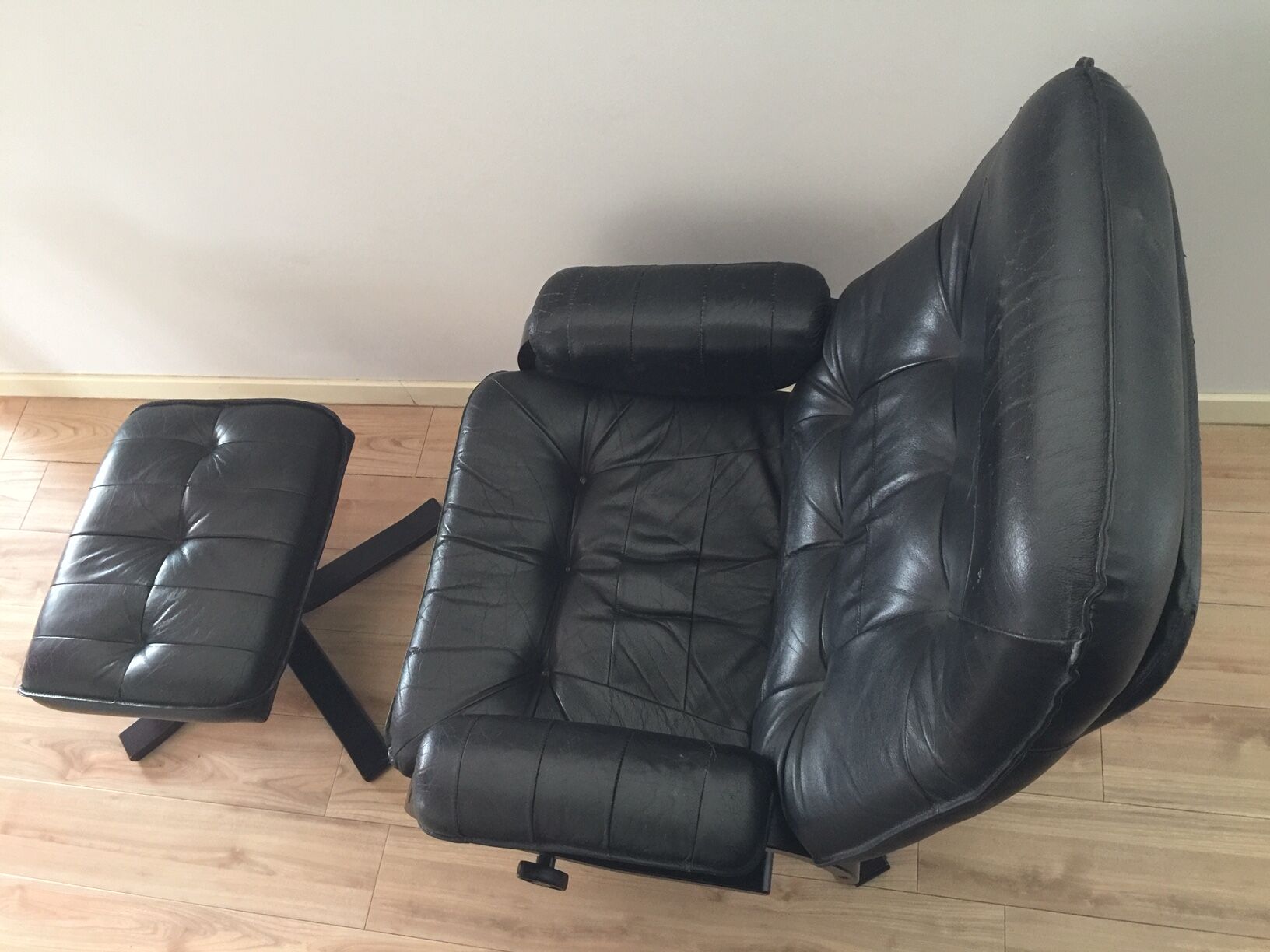 Armchair Scandinavian lounge swivel and tilt and his ottoman Unico 1970 Denmark
