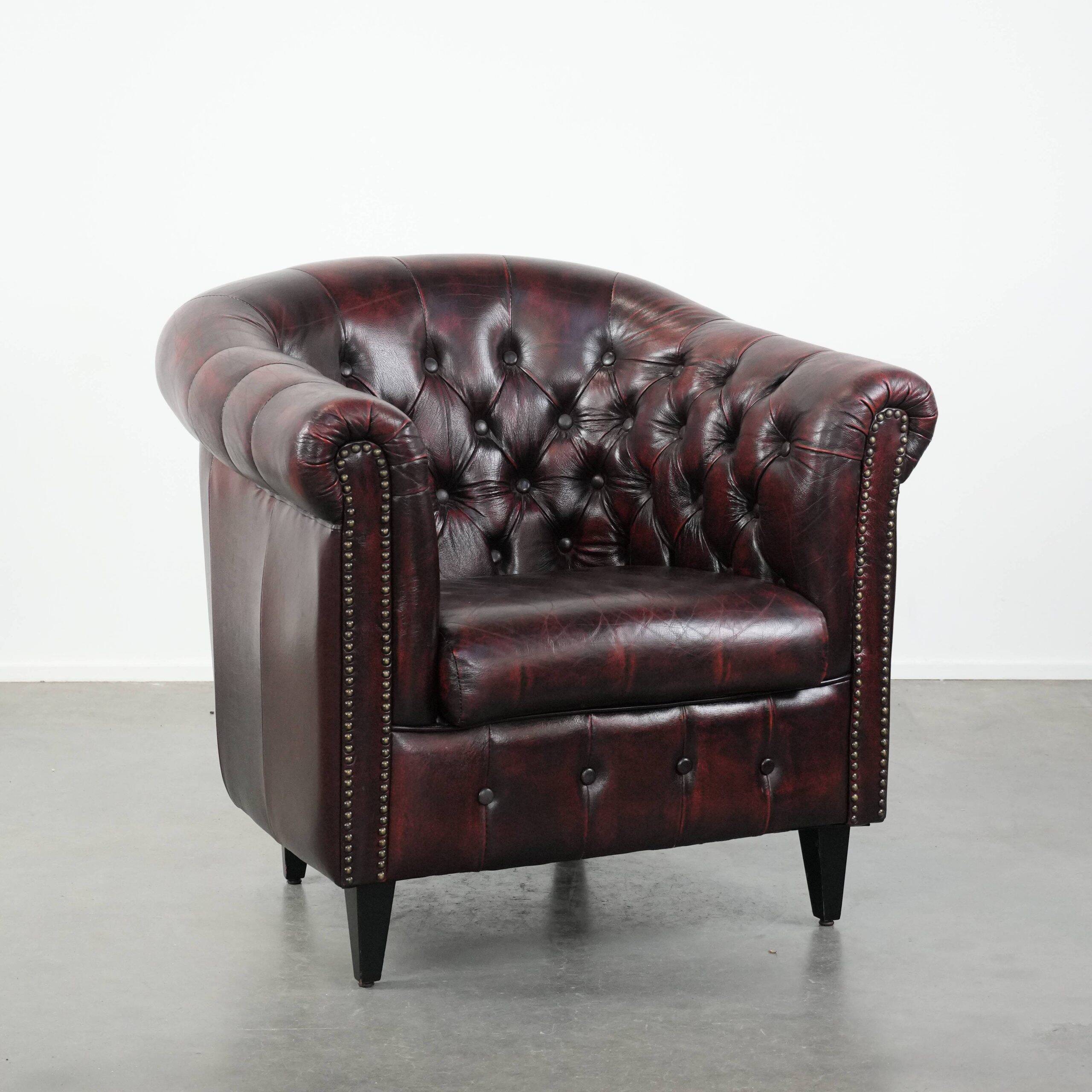 Cow leather Chesterfield club armchair in classic English style