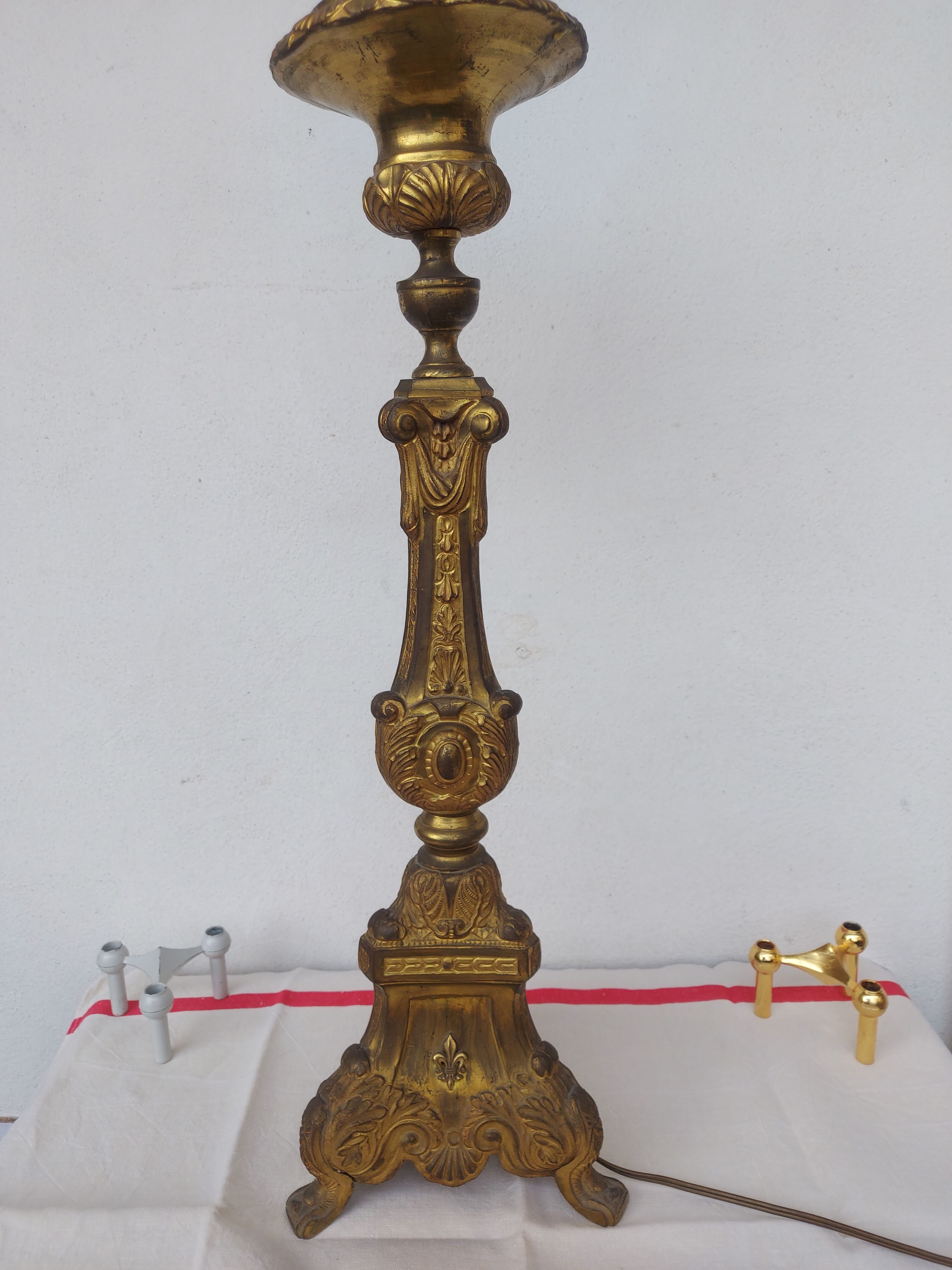 Brass lamp base