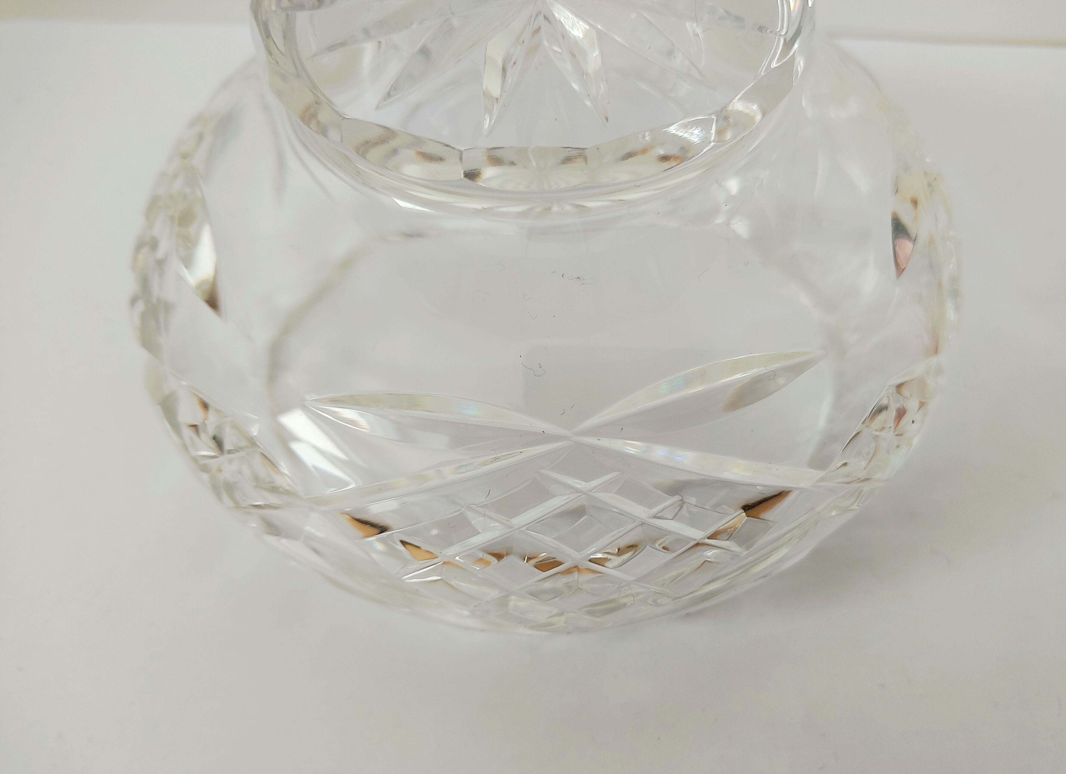 Trinket bowl in cut crystal
