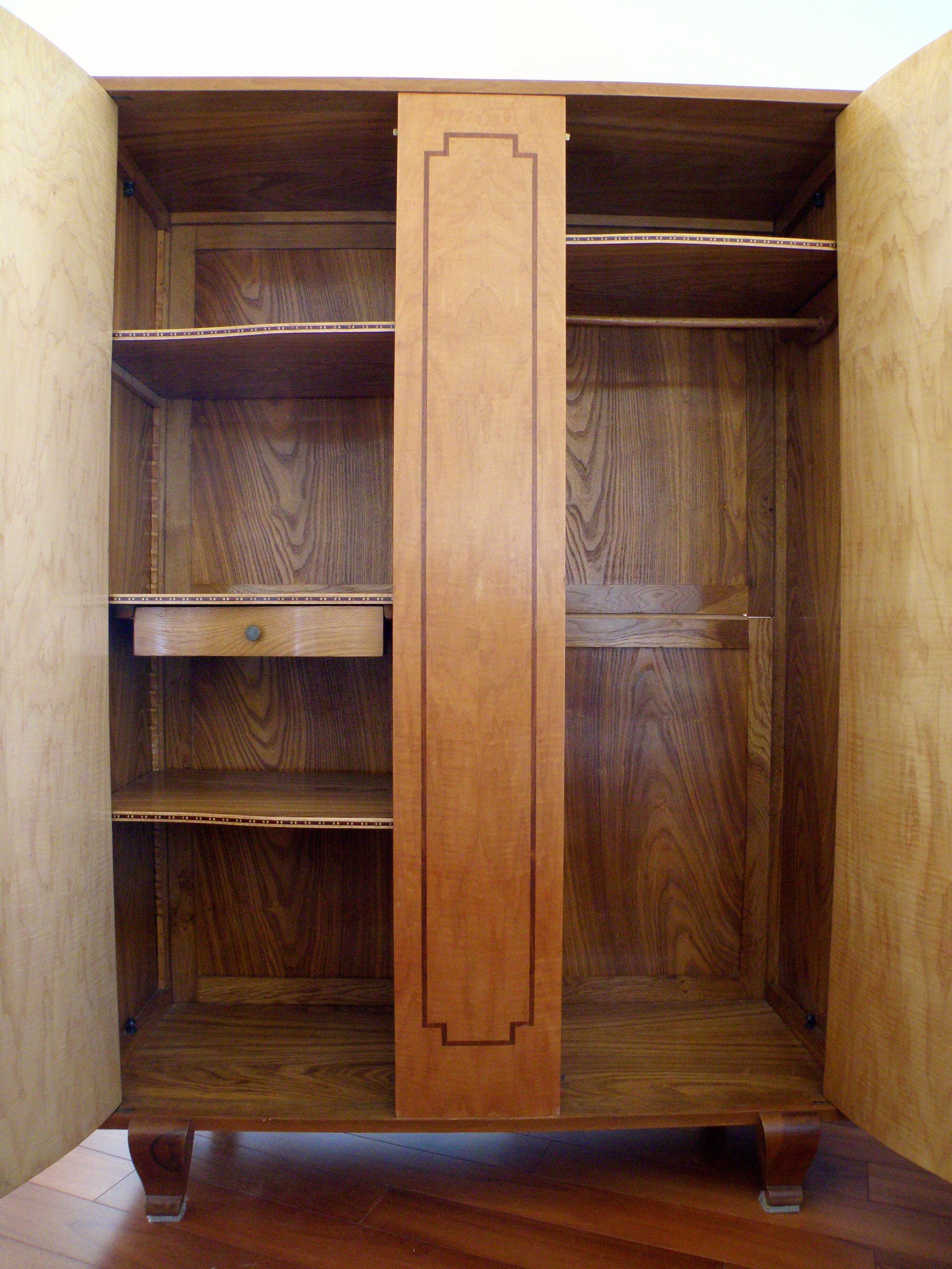Cabinet style 1930 in walnut bramble wood