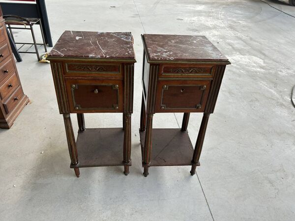 Table de chevet style Louis XVI