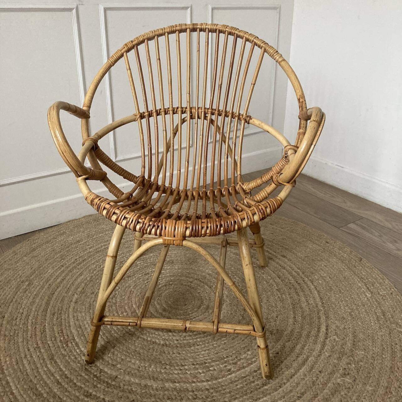 Fauteuil coquille en rotin vintage