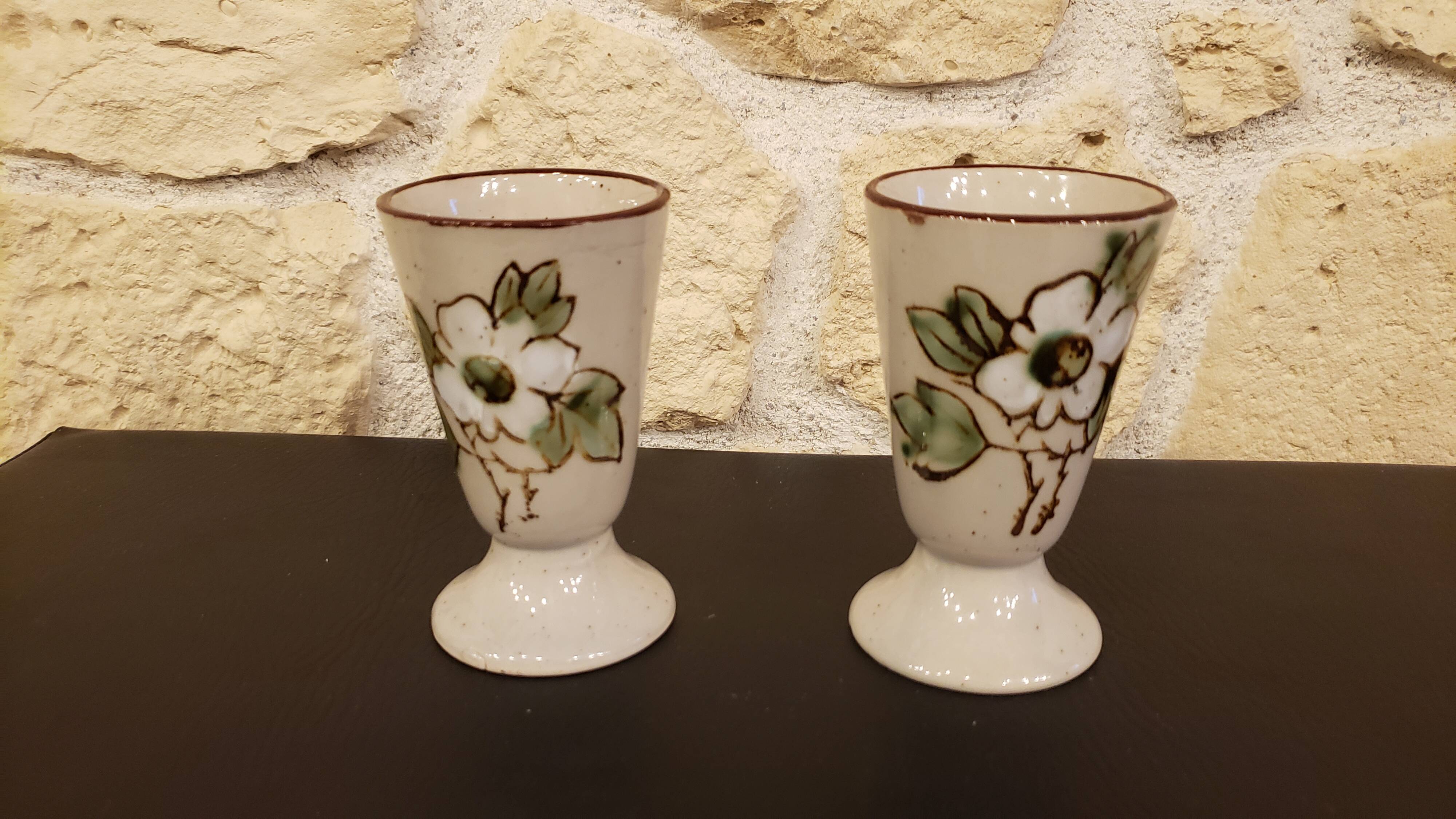Duo de mazagrans en grès décor floral