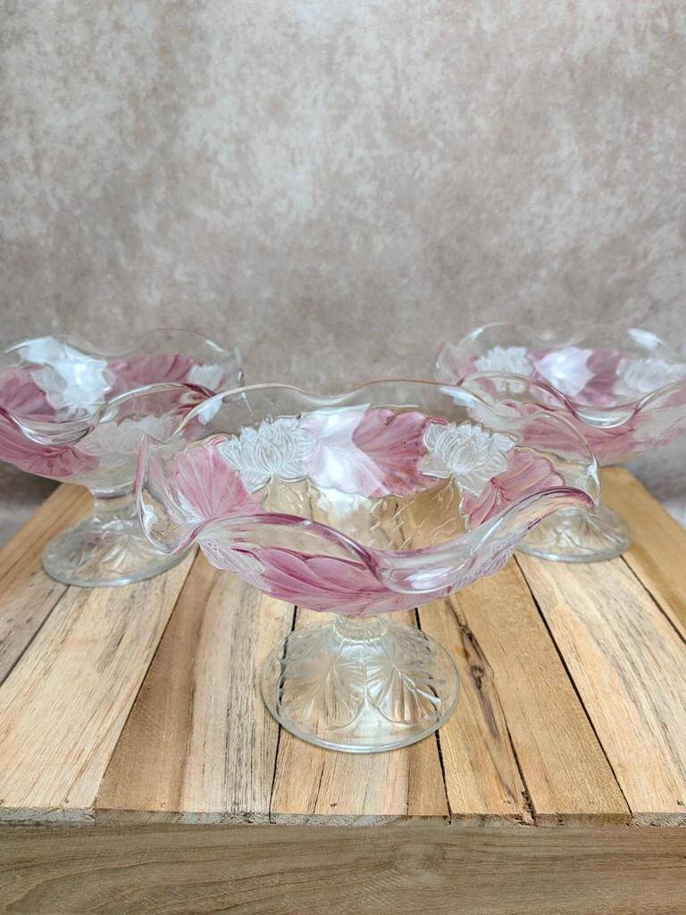 Set of 3 vintage pressed glass bowls with pink floral decoration.