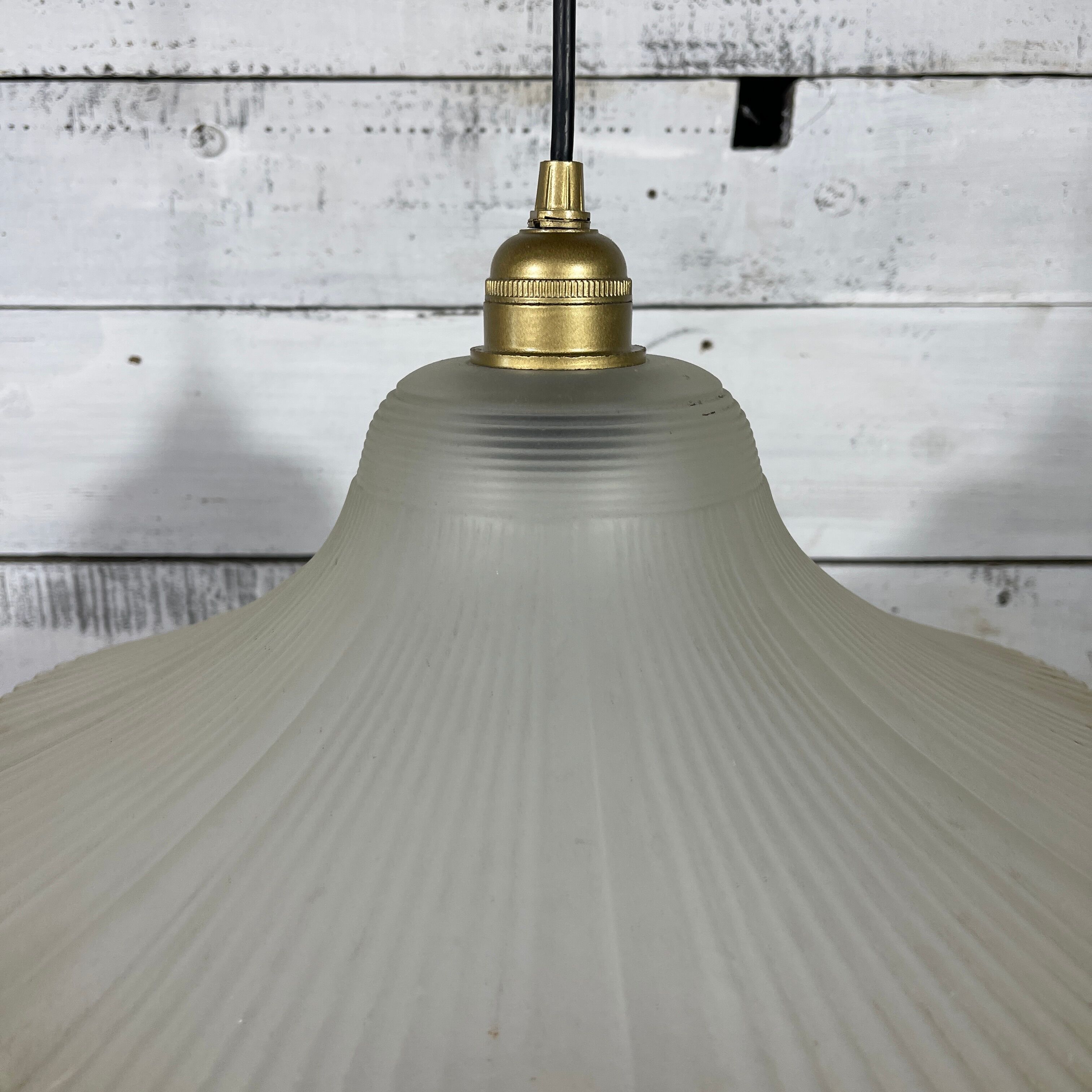 Suspension en verre dépoli