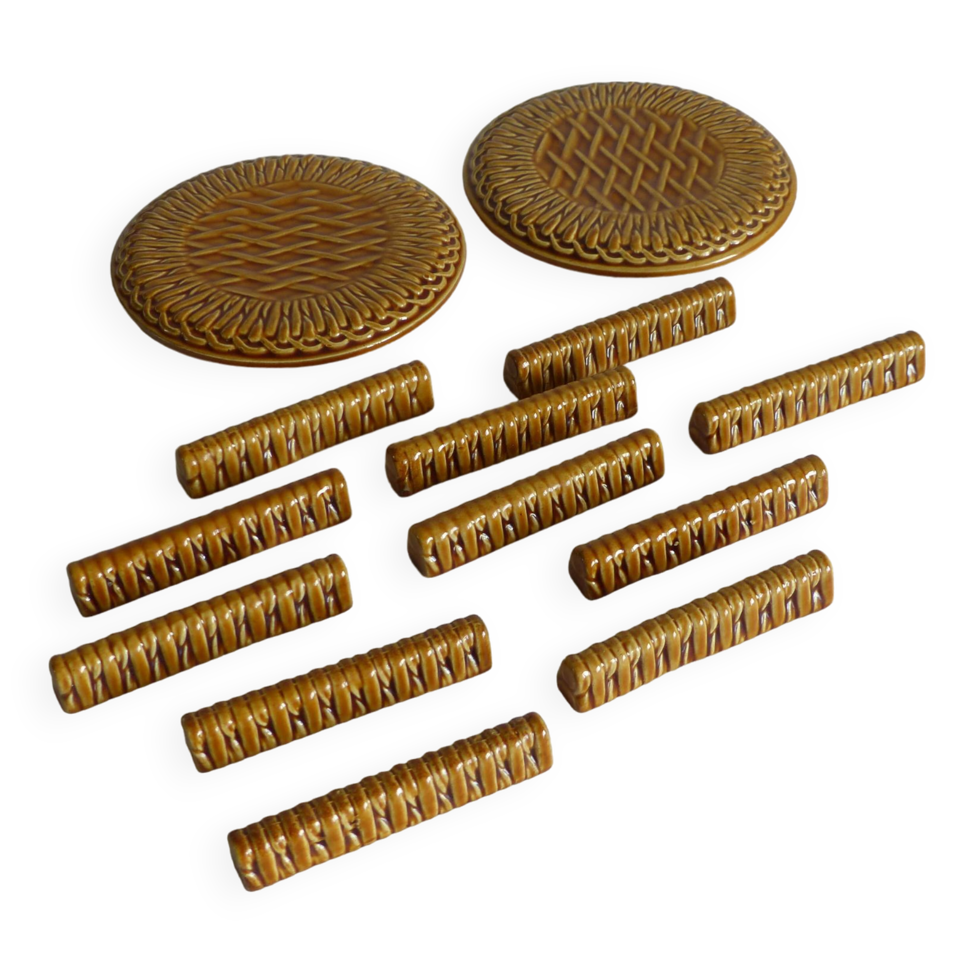 11 knife holders and 2 bottle coasters in Gien earthenware
