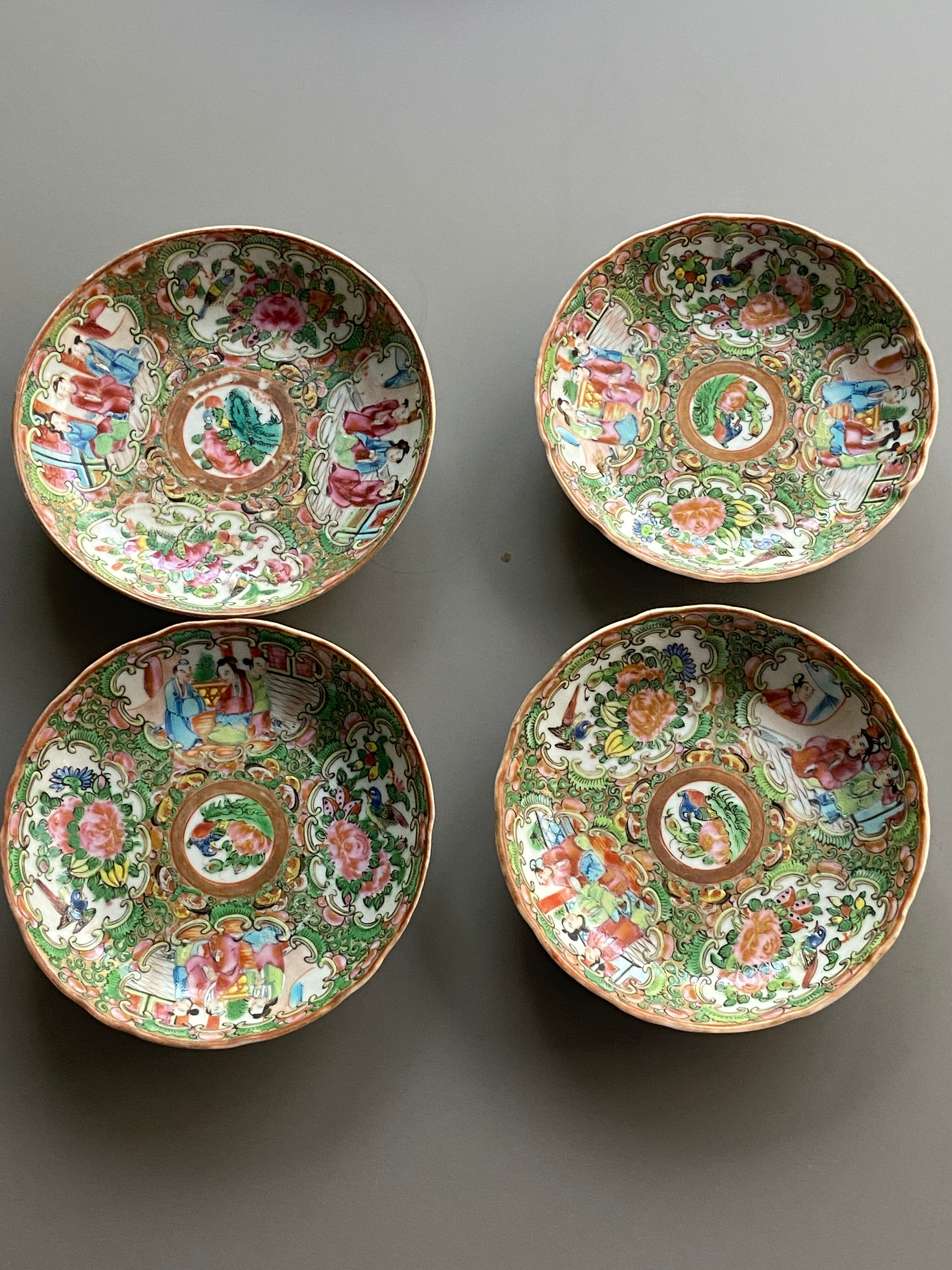 Four coffee cups and matching saucers in porcelain.
