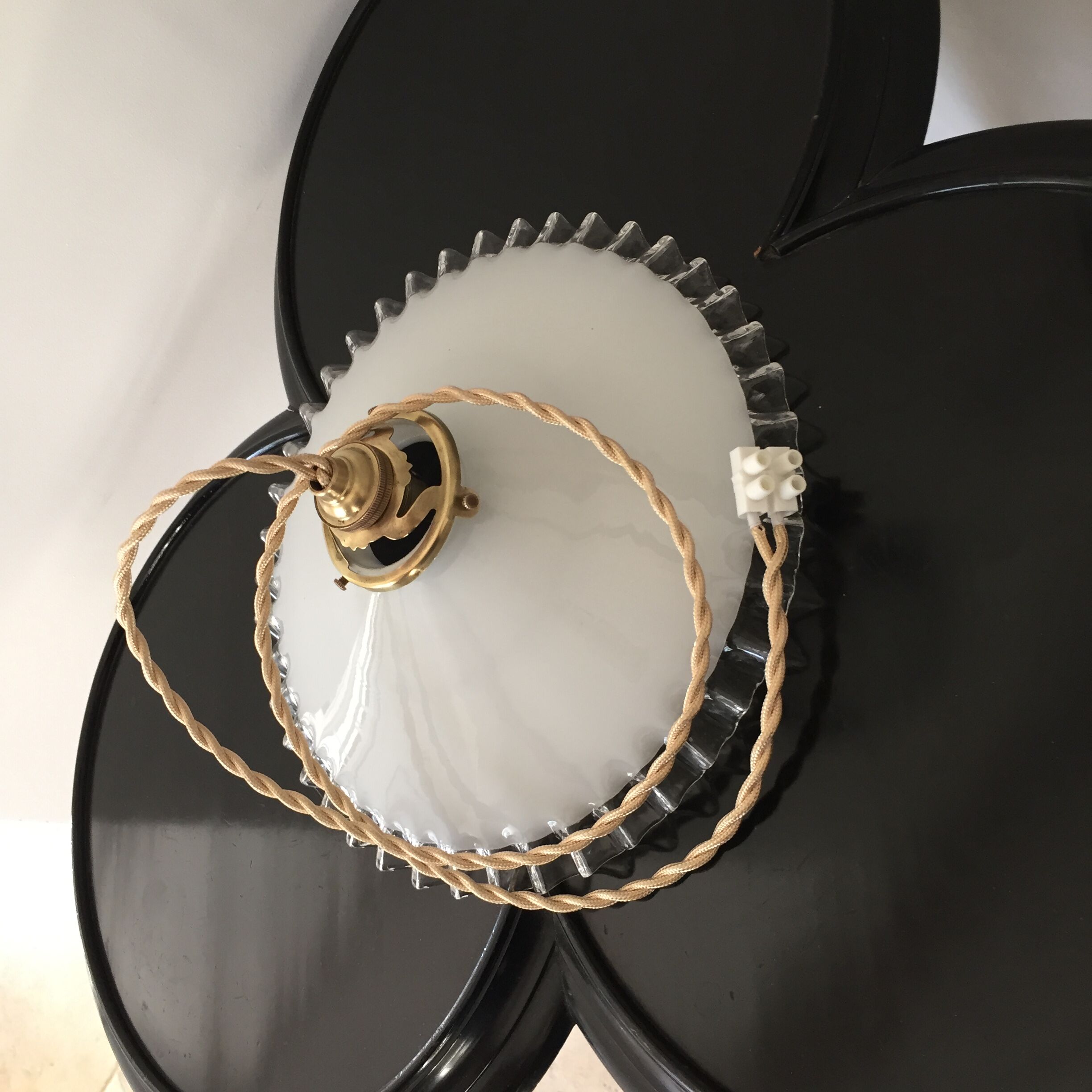 Old white opaline suspension and brass N°10