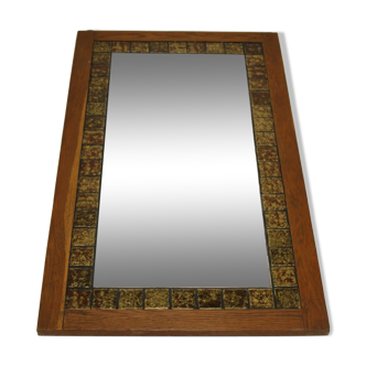 Mirror with brown tiles in teak wood