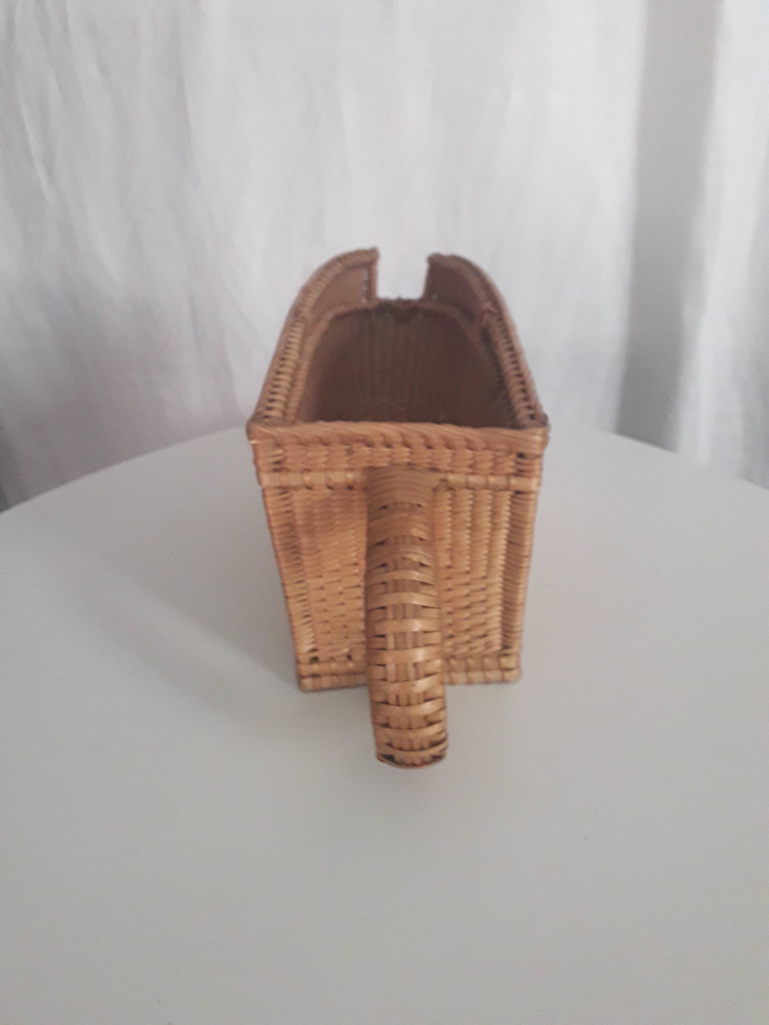 Rattan bottle holder