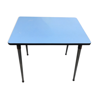 Table in formica