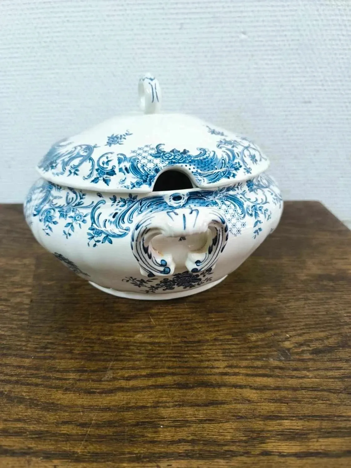 Large soup tureens Villeroy and Boch Valeria blue