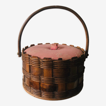 Working sewing box made of woven rattan