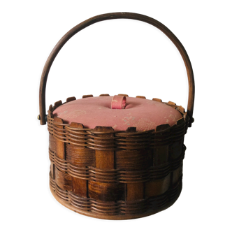 Working sewing box made of woven rattan