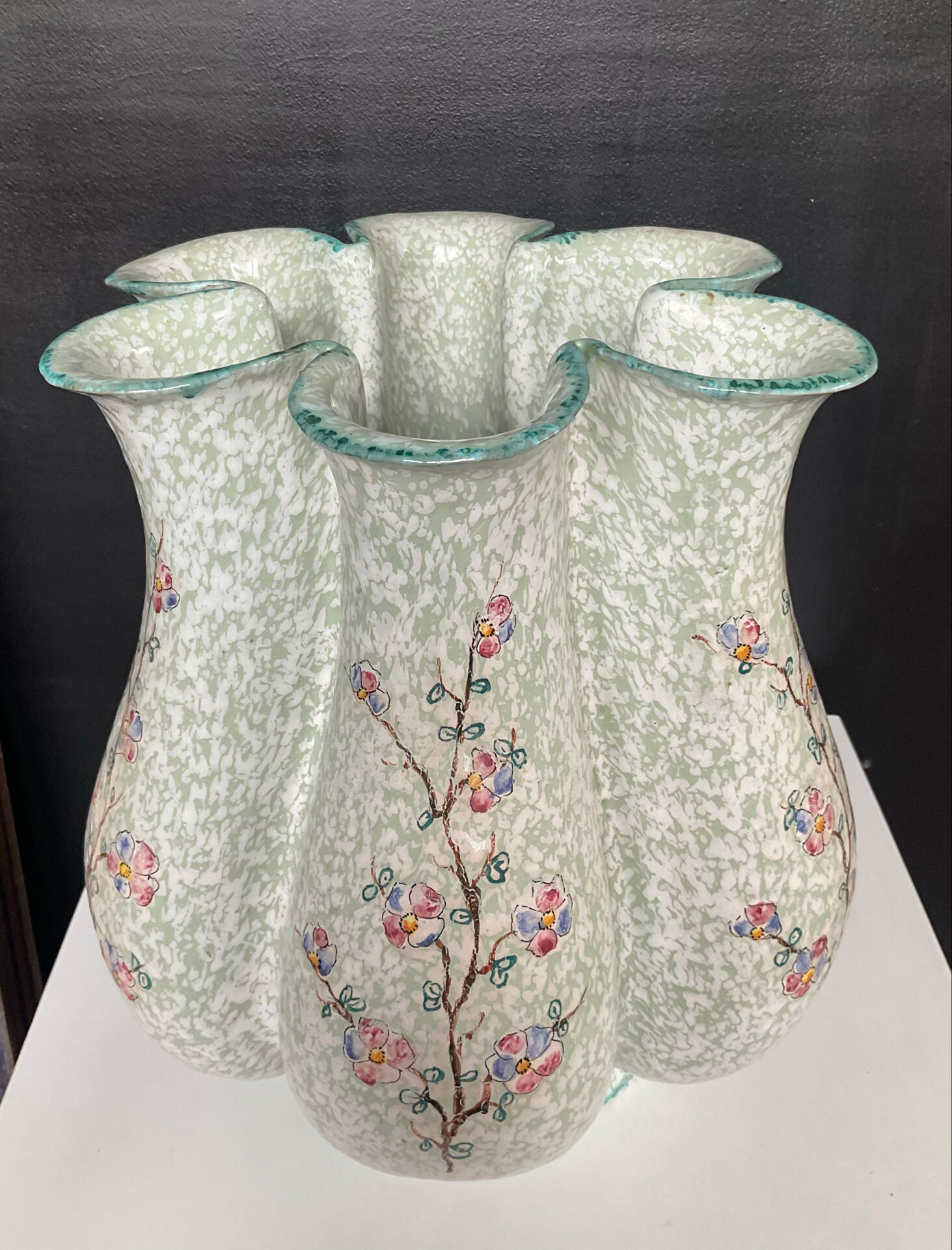 Large Italian polylobed vase by Volpi Deruta from the 1960s-70s.