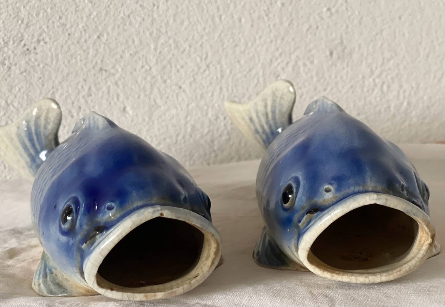 2 fish slip vases