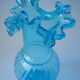 Vase bleu à collerette