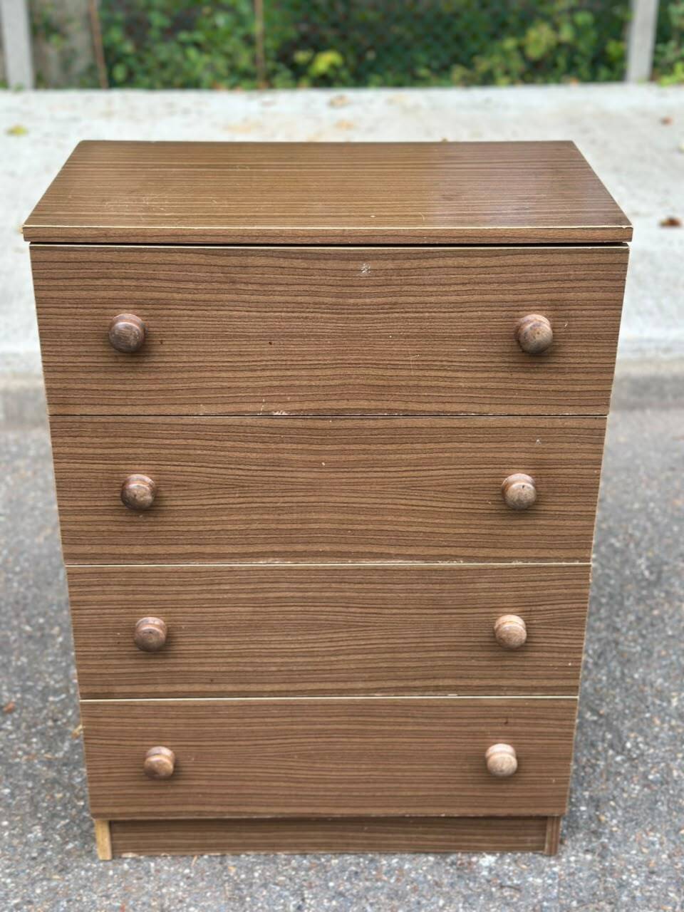 commode 4 tiroirs compacte — Effet bois foncé