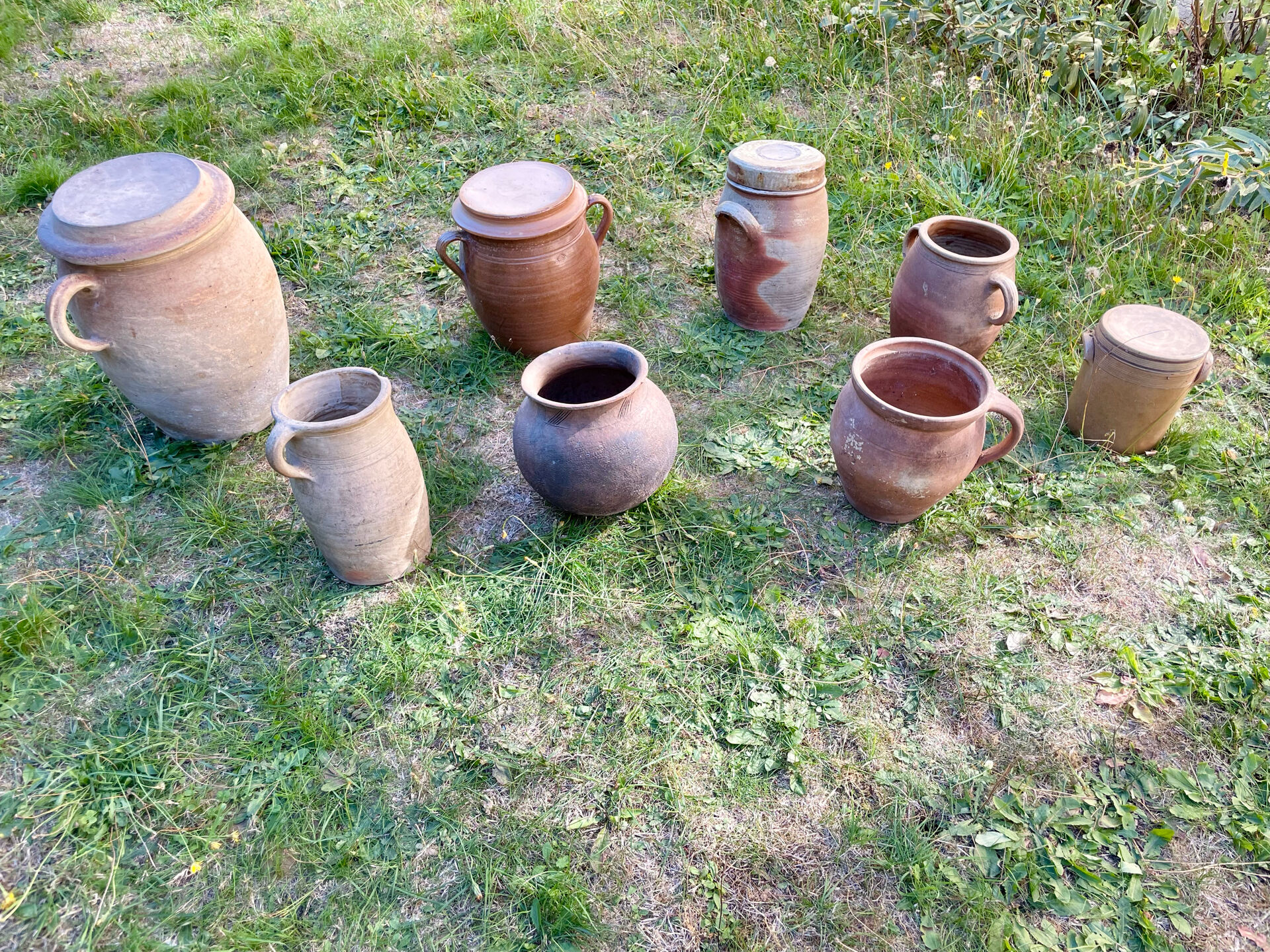 Set of jars, salt cellar, terracotta and stoneware pot