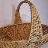 Large vintage light wicker basket – Integrated central handle